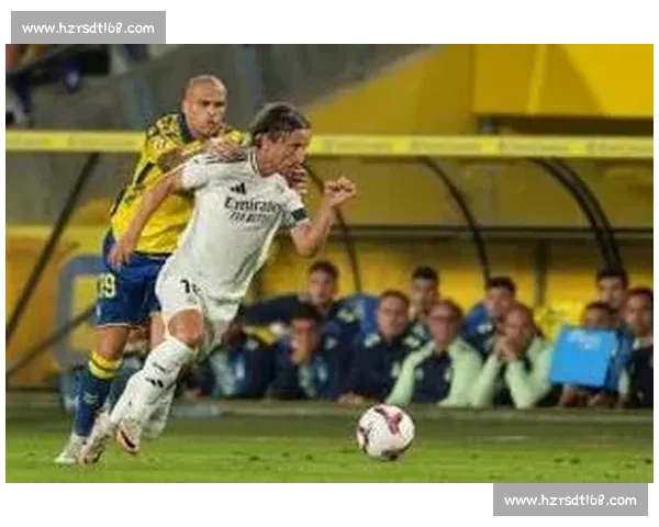 莫伦特斯怒批维尼修斯：皇马容不下无礼的天赋